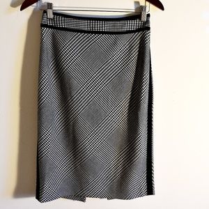 White House Black Market houndstooth print skirt